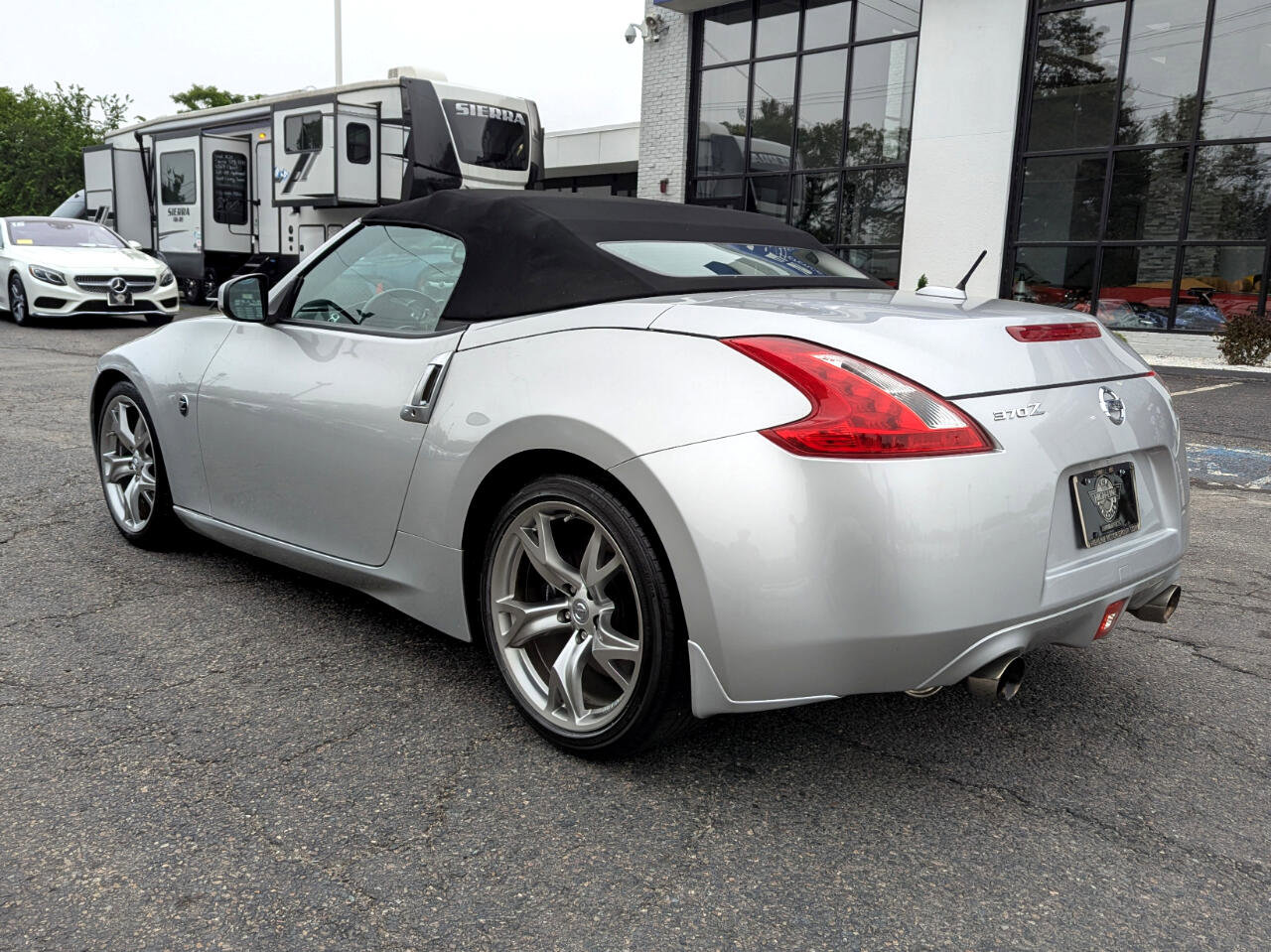 Used 2010 Nissan 370Z Touring w/ Sport Pkg image 10