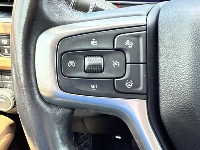 Used 2023 Chevrolet Suburban Premier w/ Advanced Technology Package AWD/4WD image 25