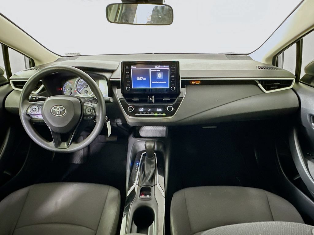 Used 2020 Toyota Corolla LE FWD image 3
