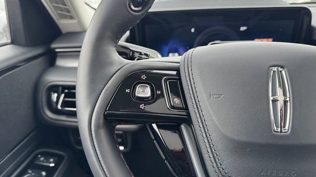 New 2026 Lincoln Aviator AWD w/ Jet Appearance Package image 27