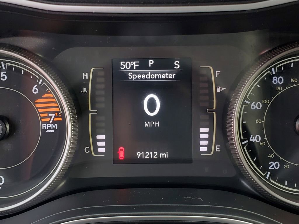 Used 2019 Jeep Cherokee Latitude Plus FWD image 17