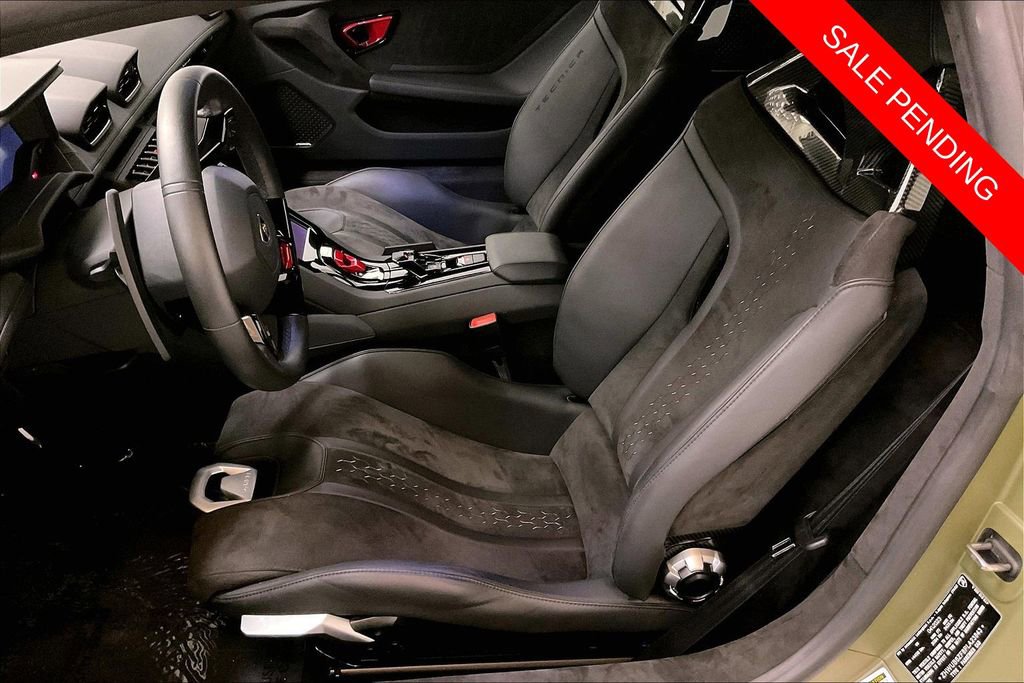 Used 2023 Lamborghini Huracan Tecnica image 8