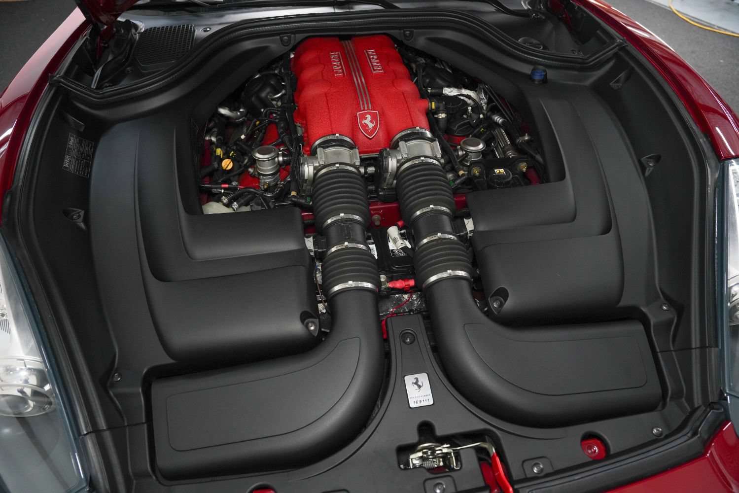 Used 2010 Ferrari California RWD image 48