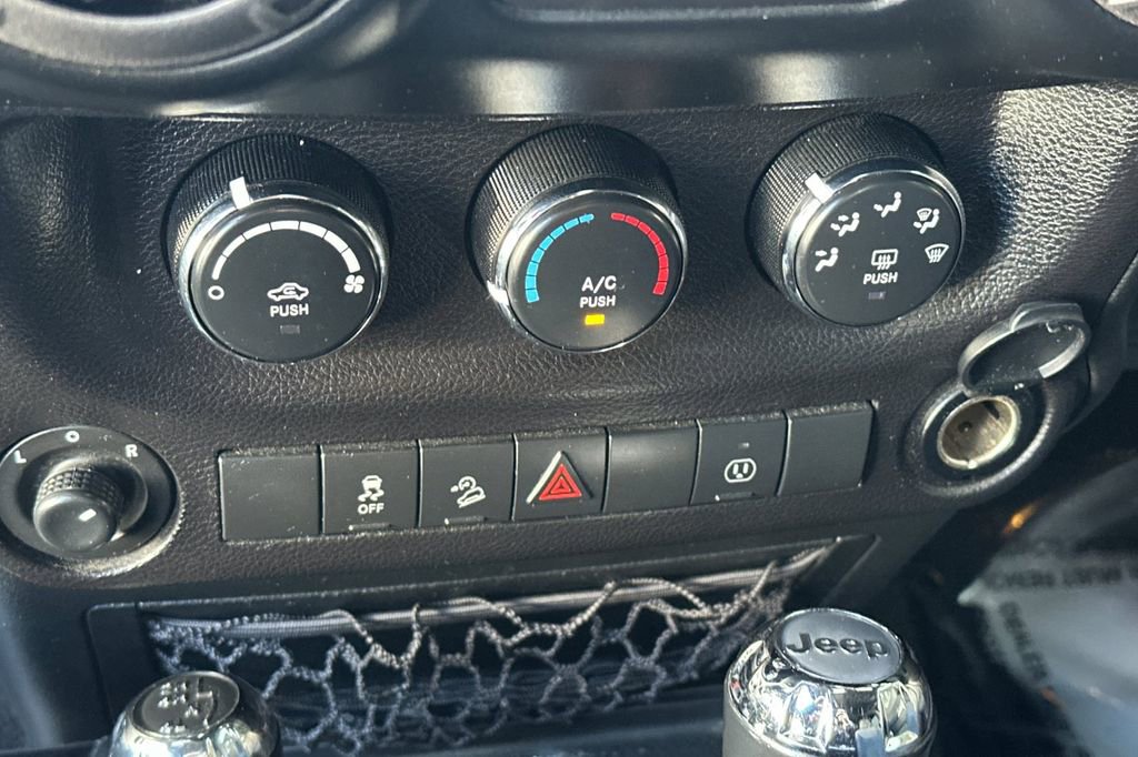 Used 2017 Jeep Wrangler Unlimited Sport AWD/4WD image 19