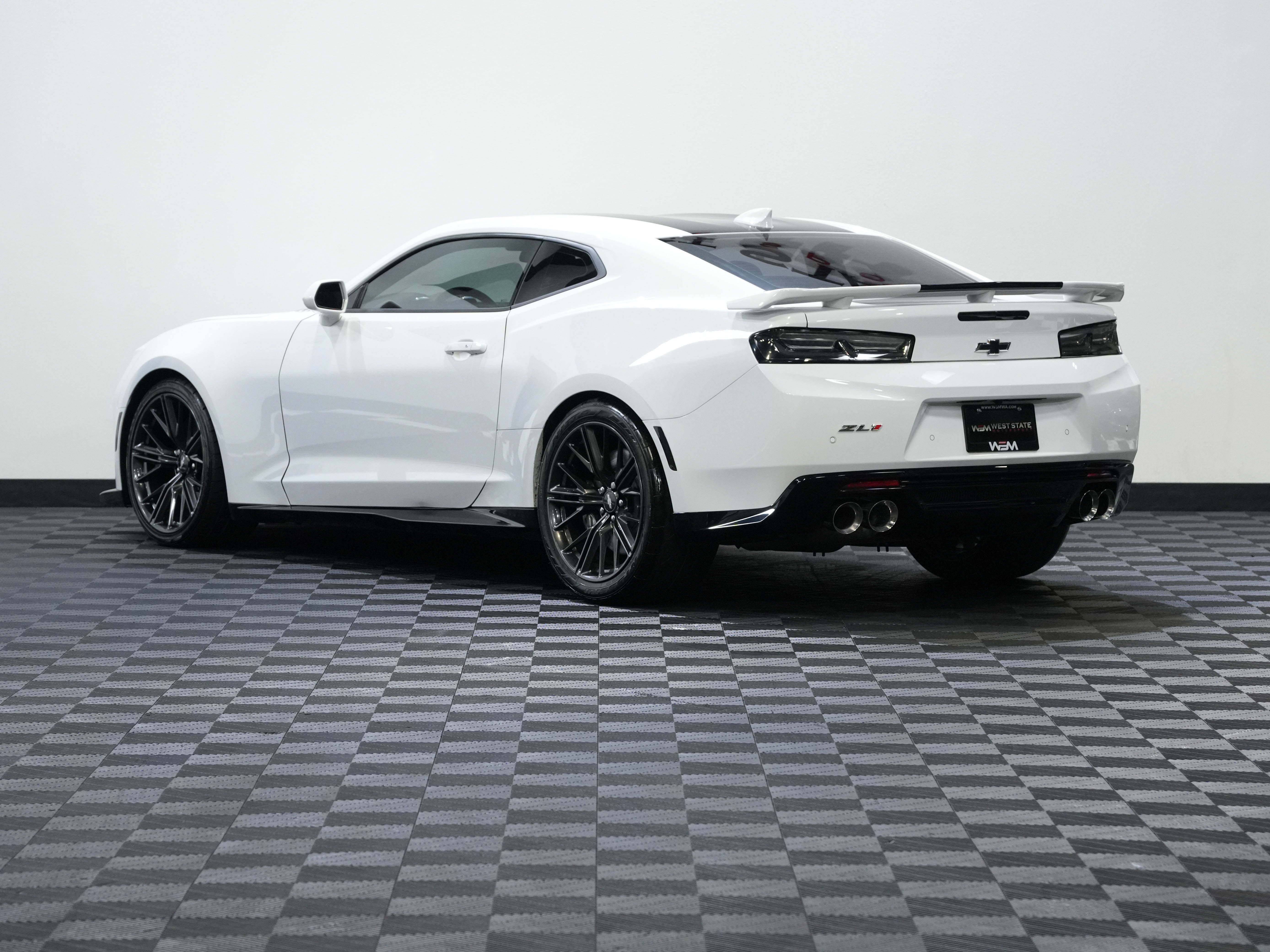 Used 2017 Chevrolet Camaro ZL1 RWD image 8