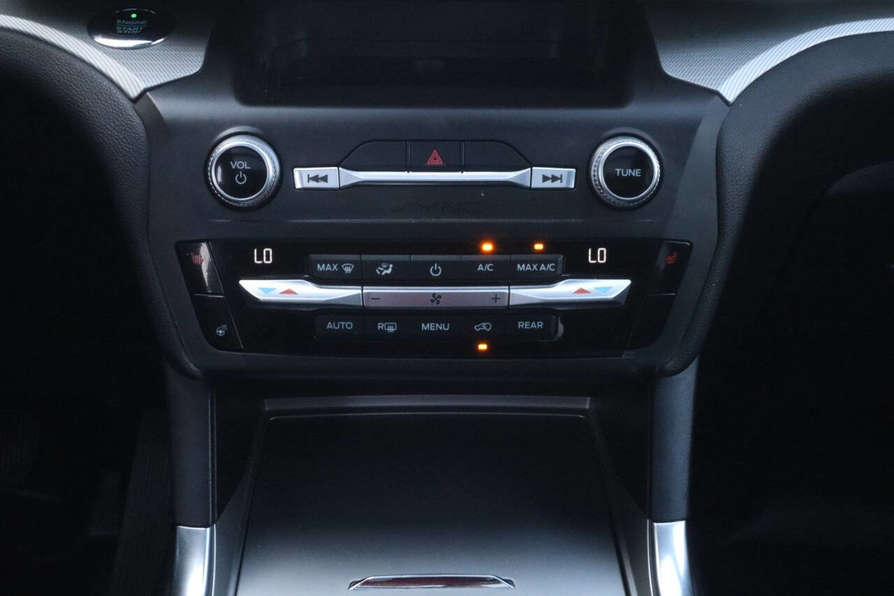 Used 2020 Ford Explorer XLT image 15