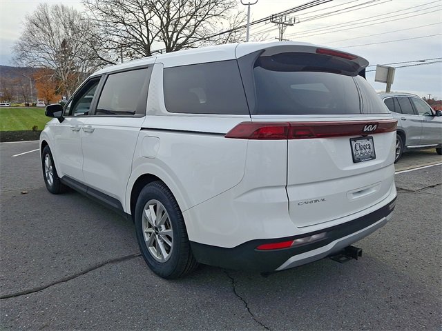 Used 2024 Kia Carnival LX image 5