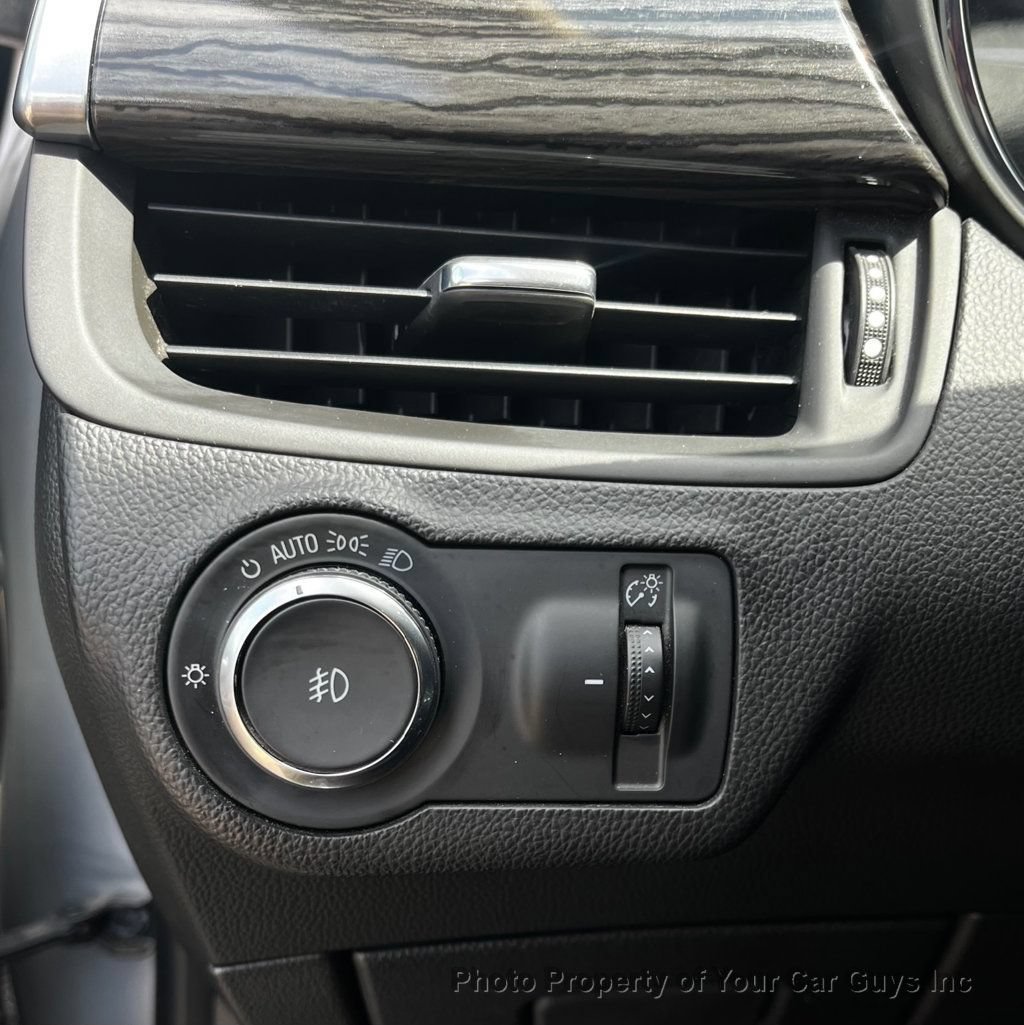 Used 2017 Buick Envision Essence FWD image 22