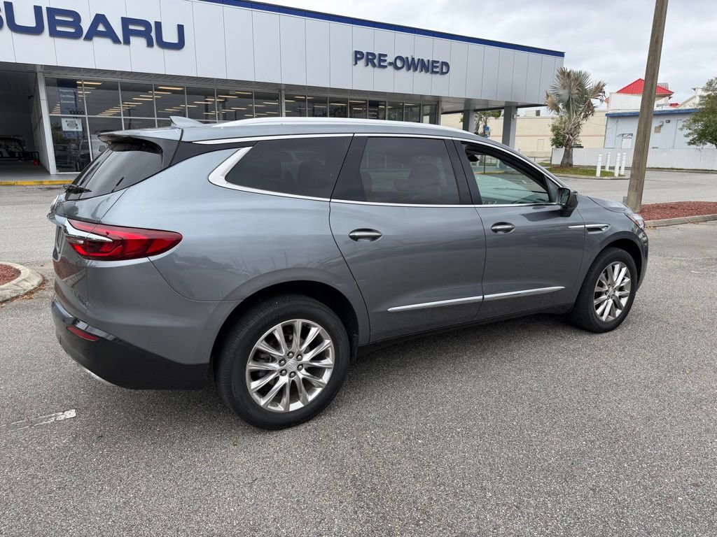 Used 2020 Buick Enclave Essence image 3