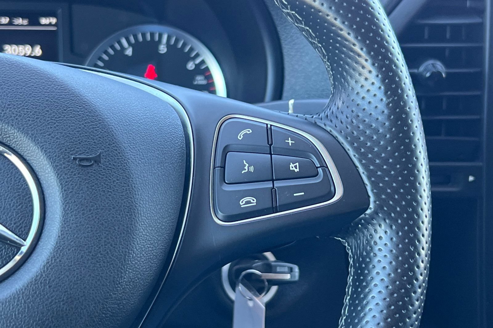 Used 2018 Mercedes-Benz Metris Passenger image 28