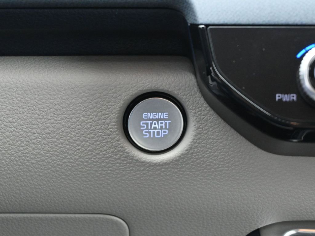 Used 2025 Kia Carnival EX image 14