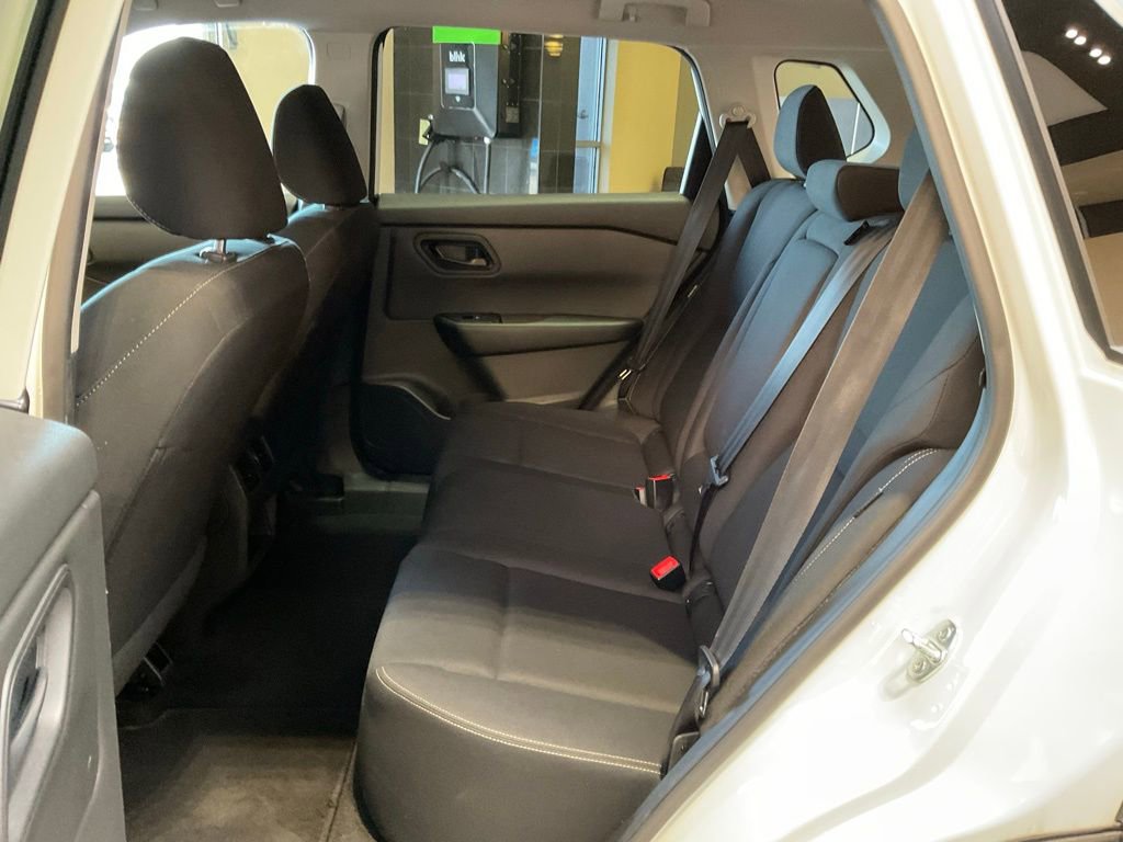 Used 2024 Nissan Rogue S image 21