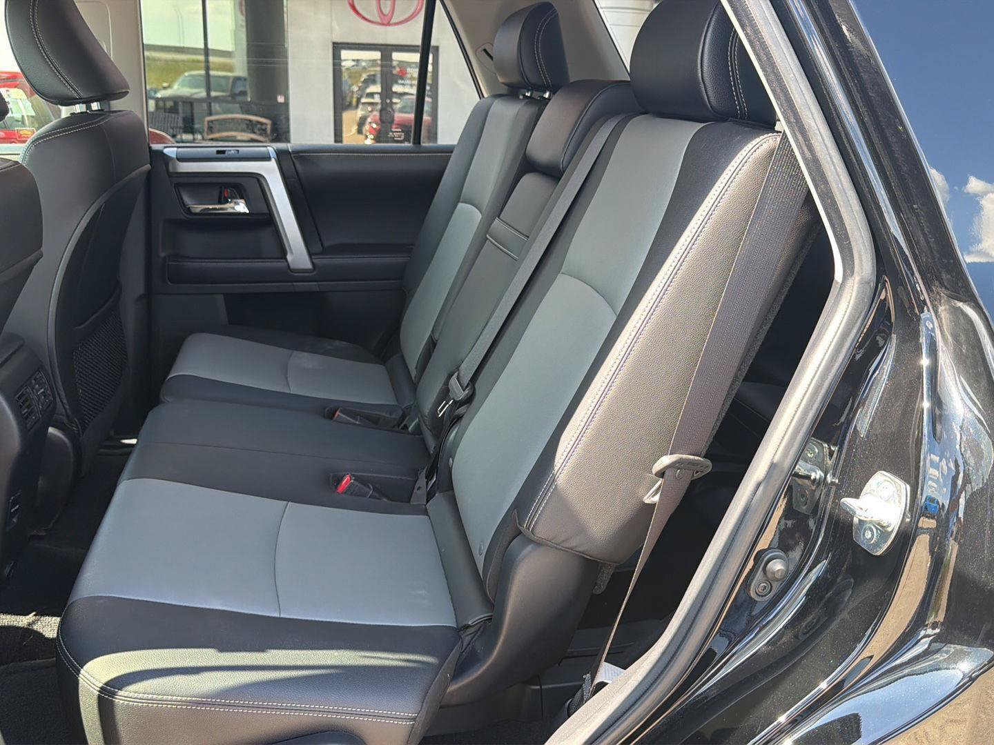 Used 2017 Toyota 4Runner SR5 Premium RWD image 15