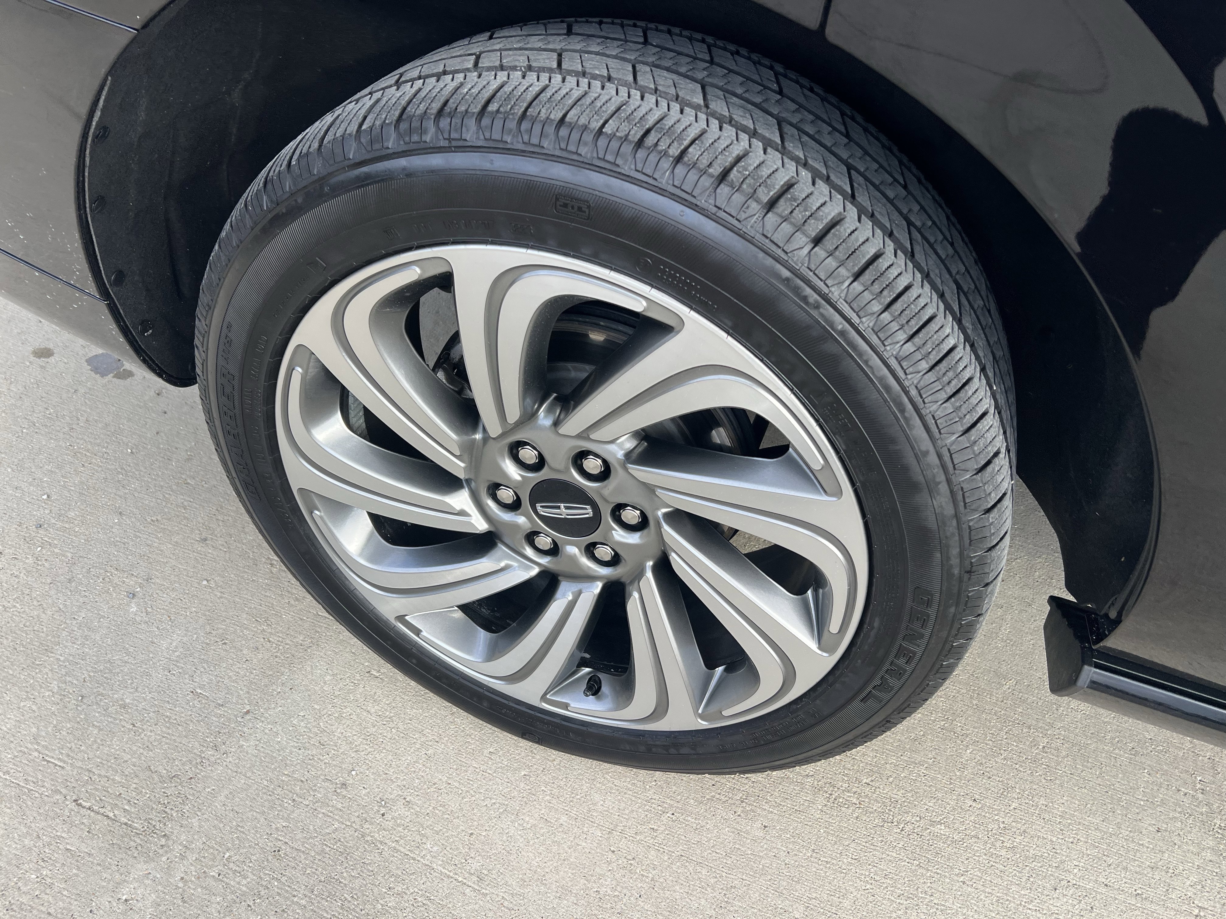 Used 2023 Lincoln Navigator Reserve image 4