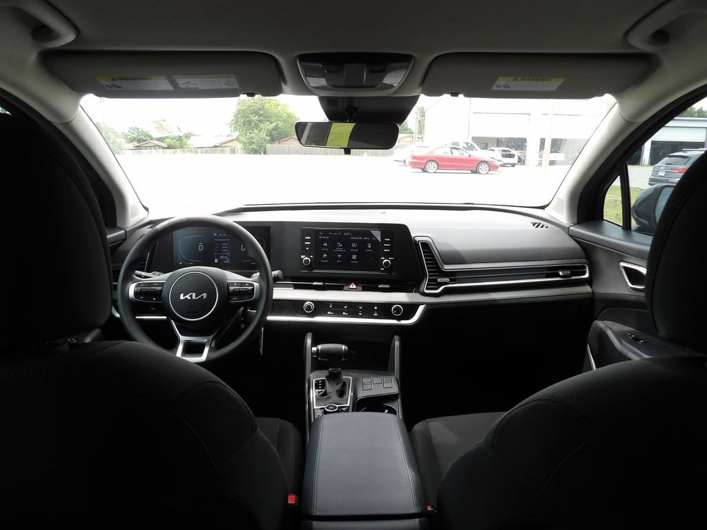 Used 2025 Kia Sportage LX FWD image 22