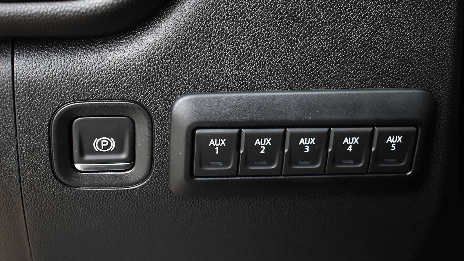 New 2026 Chevrolet Silverado 2500 Custom w/ Custom Value Package AWD/4WD image 20