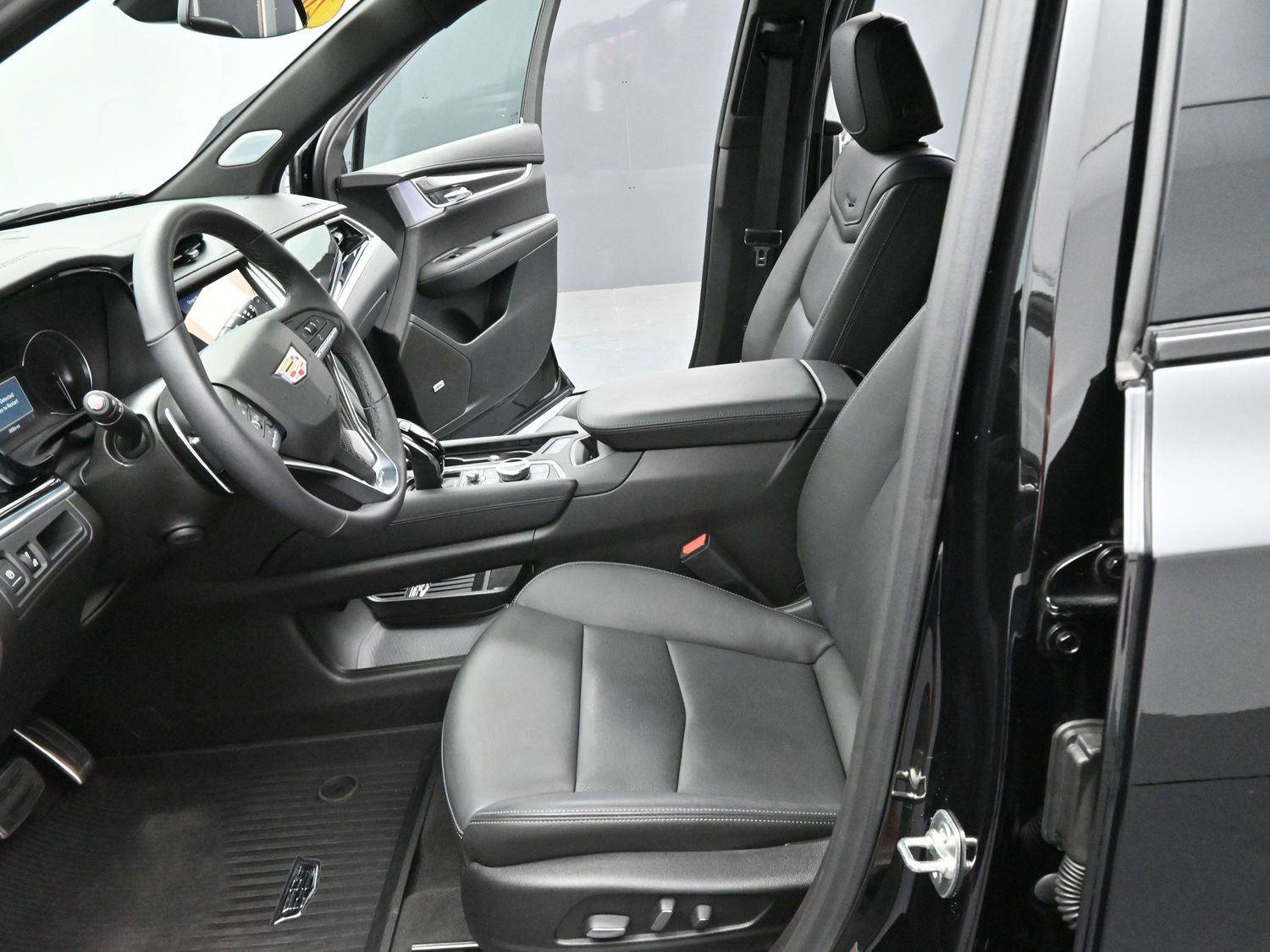 Certified 2025 Cadillac XT6 Sport w/ LPO, Floor Liner Package image 16