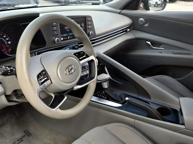 Used 2022 Hyundai Elantra SEL FWD image 20