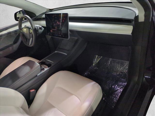 Used 2024 Tesla Model Y 2WD image 24