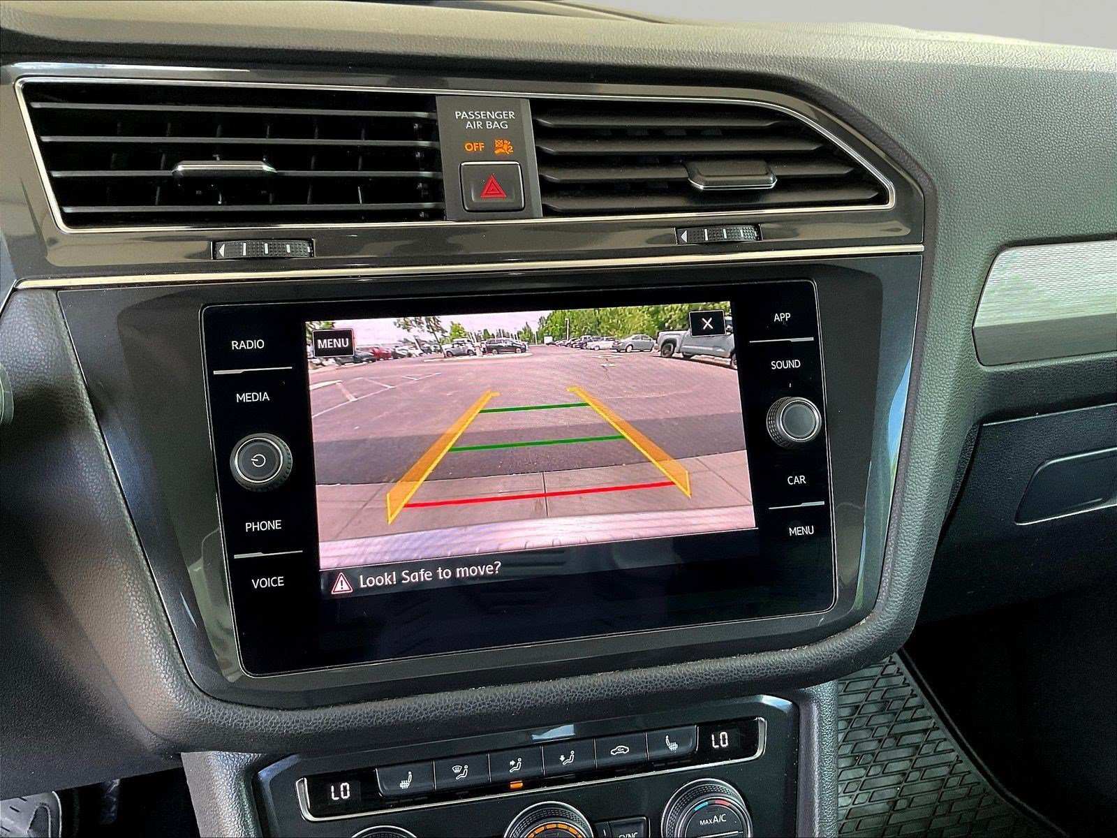 Used 2018 Volkswagen Tiguan SE w/ Panoramic Sunroof Package FWD image 14