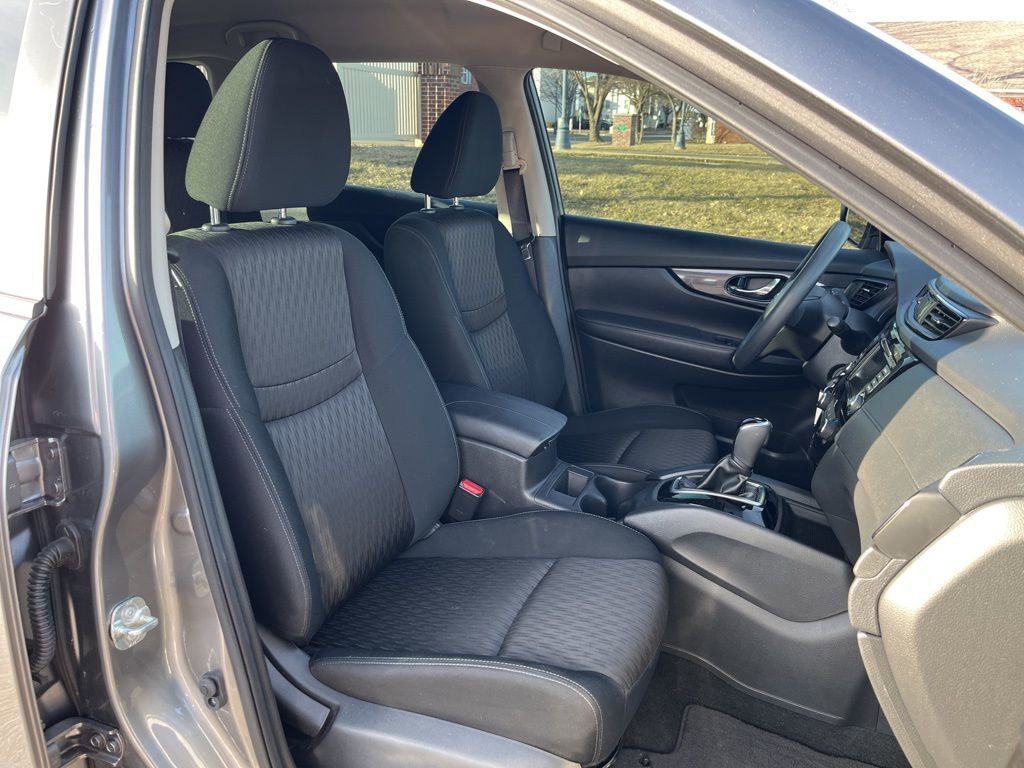 Used 2018 Nissan Rogue S image 22