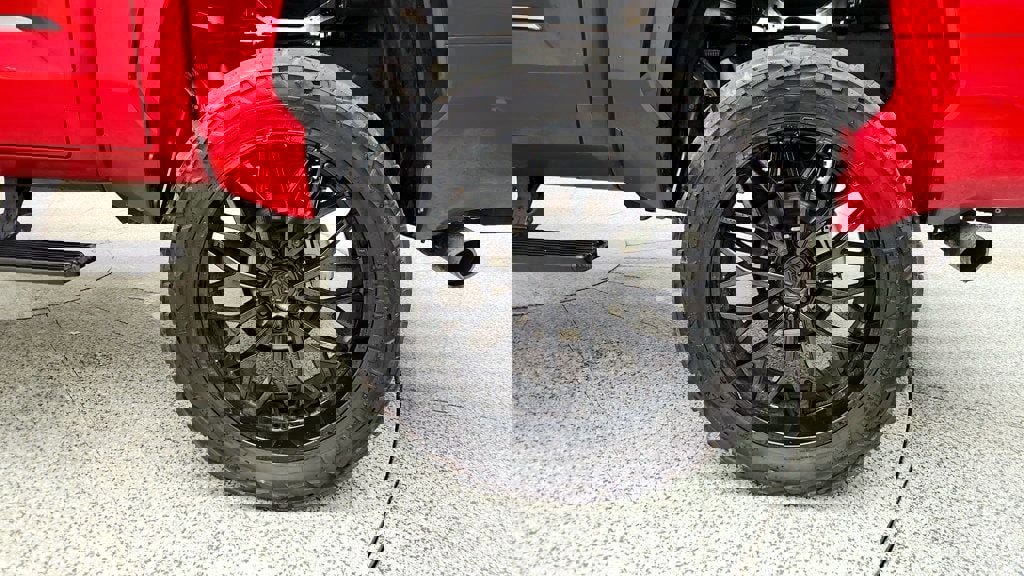 Used 2025 Toyota Tundra Platinum image 9