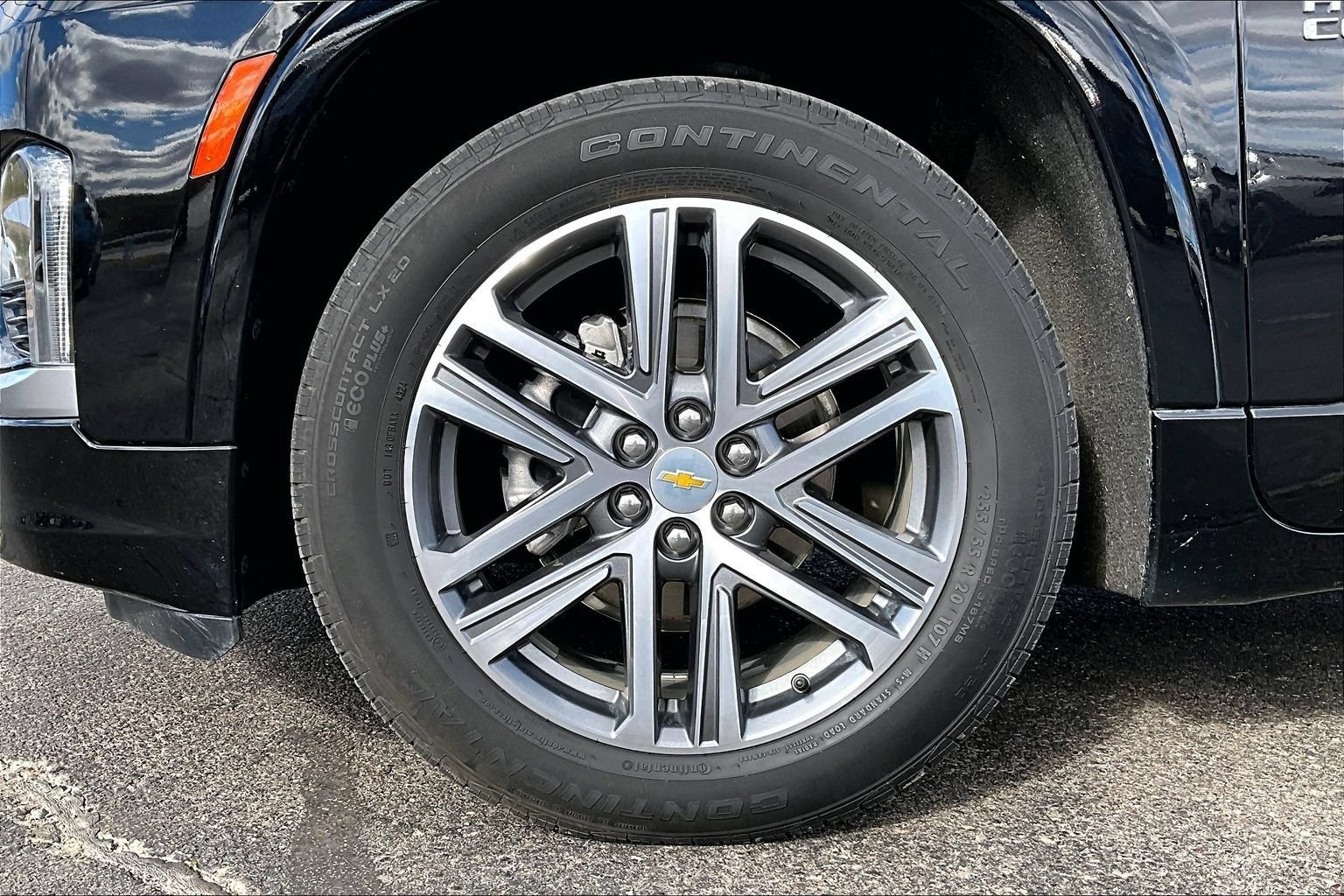 Used 2022 Chevrolet Traverse High Country w/ LPO, Floor Liner Package AWD/4WD image 8