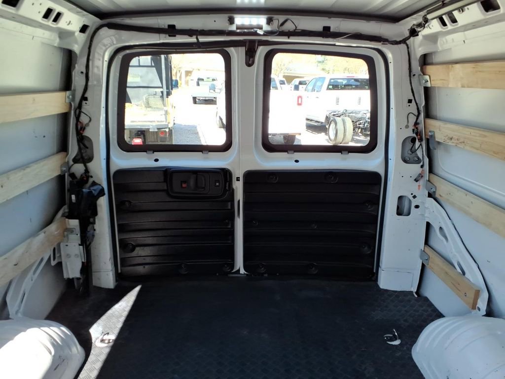 Used 2024 Chevrolet Express 2500 w/ Driver Convenience Package image 13