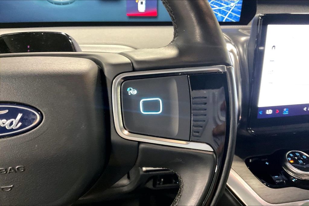 Used 2025 Ford Expedition Platinum AWD/4WD image 26