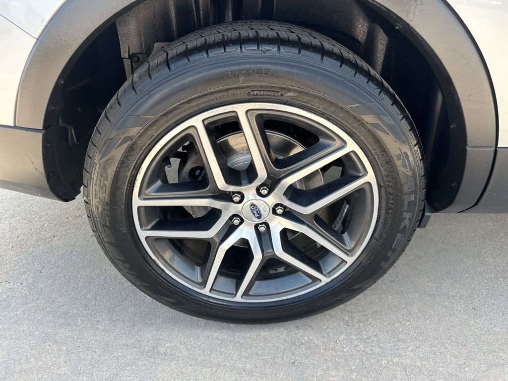 Used 2017 Ford Explorer Sport w/ Equipment Group 401A AWD/4WD image 39