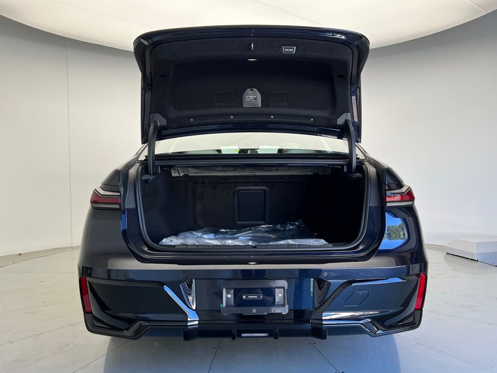 New 2026 BMW 740i w/ Executive Package image 5