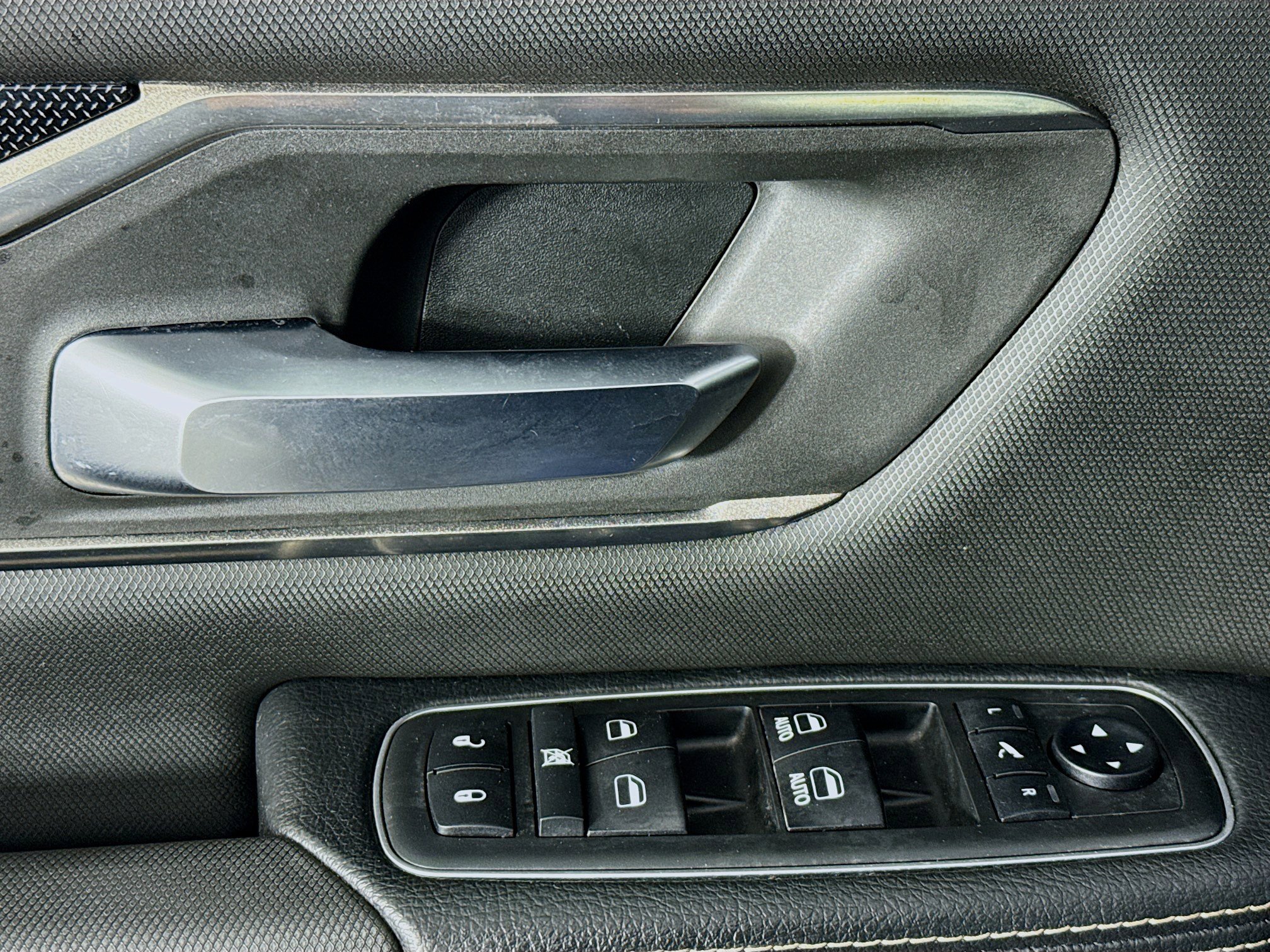 Used 2019 RAM 1500 Sport image 23