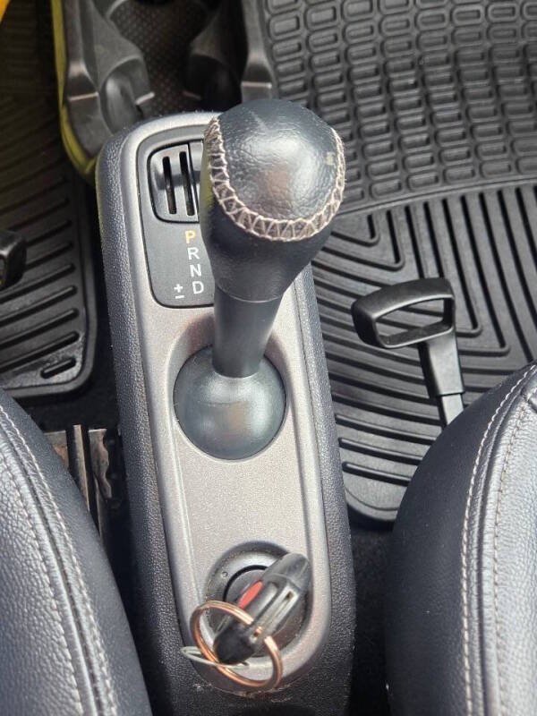 Used 2012 smart fortwo passion RWD image 20