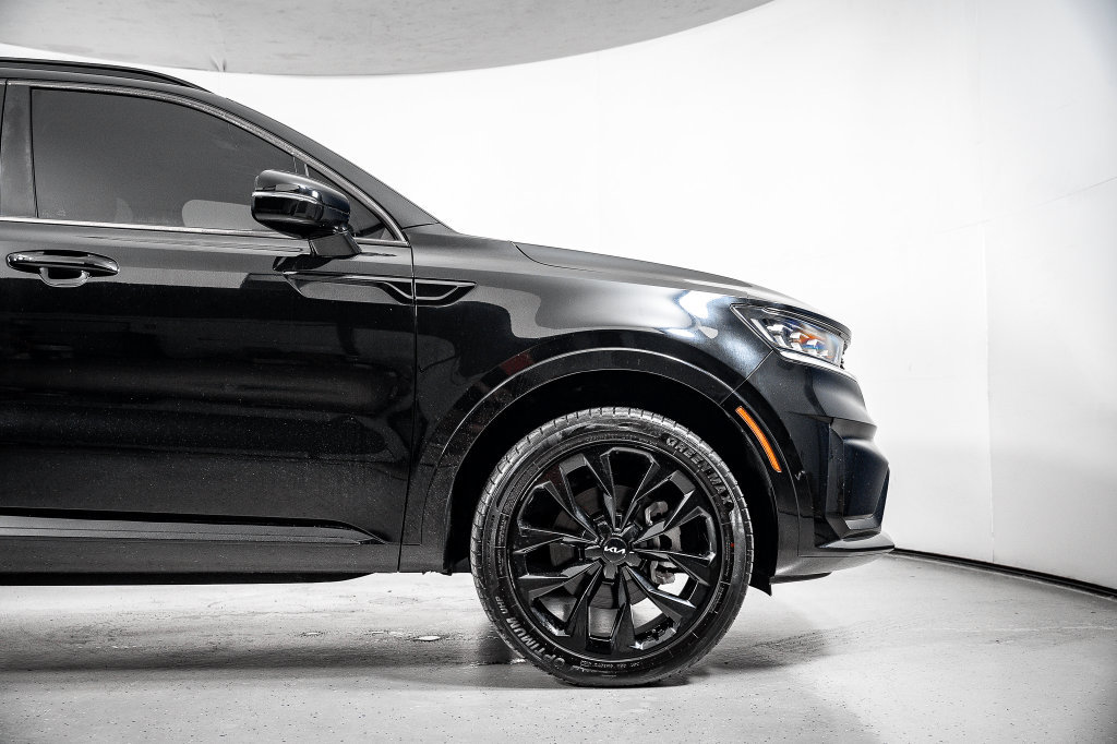 Used 2023 Kia Sorento SX AWD/4WD image 4