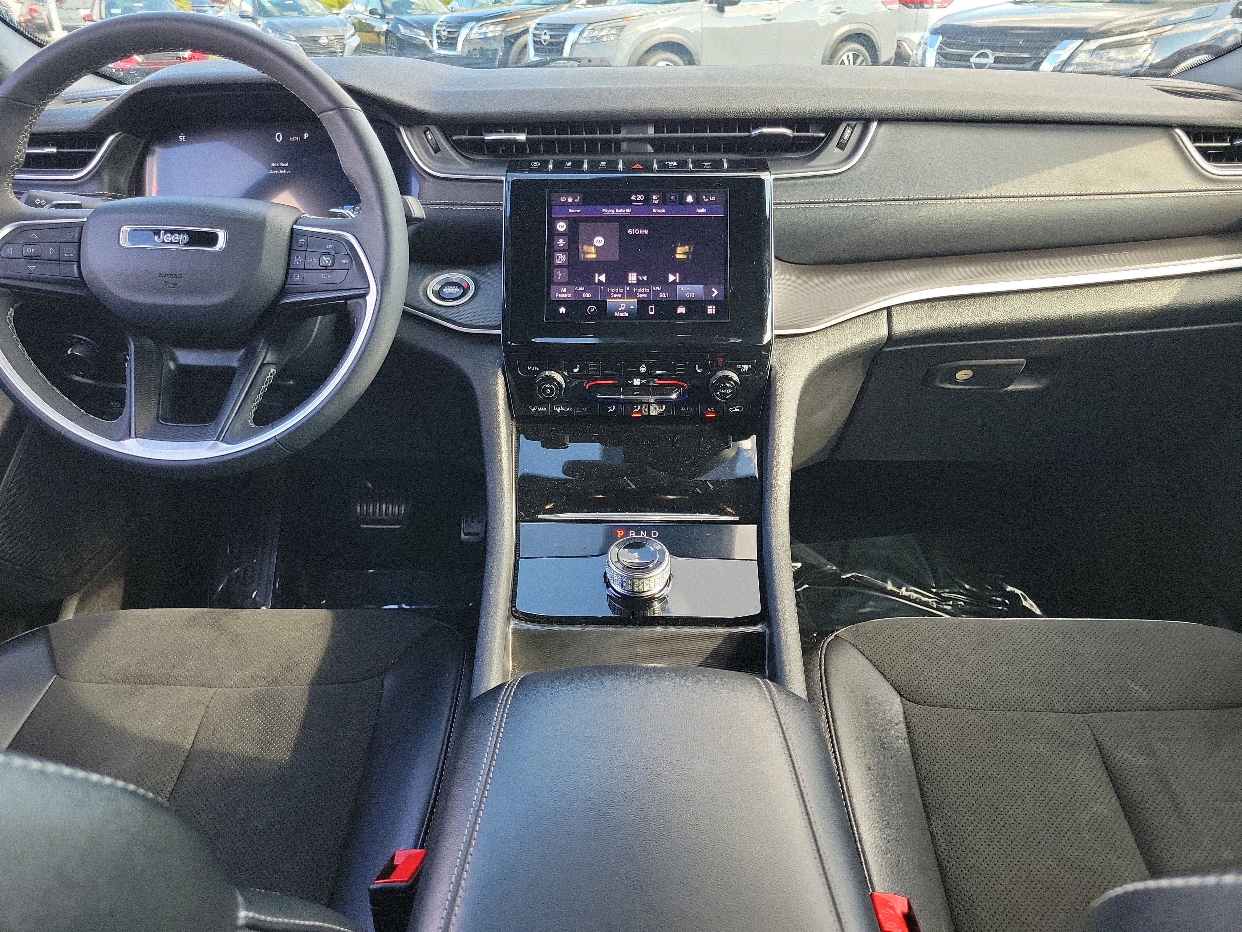 Used 2024 Jeep Grand Cherokee L Laredo image 9