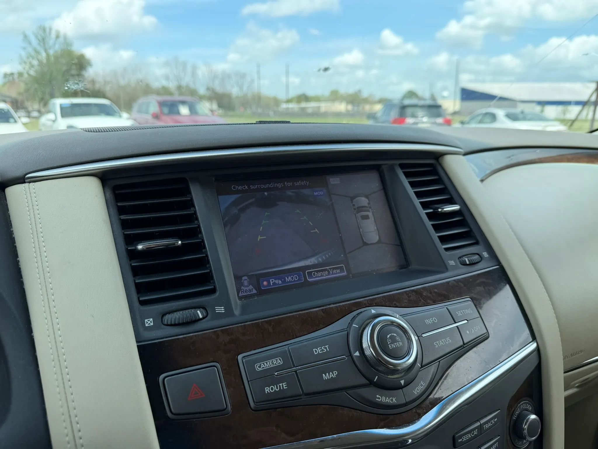 Used 2014 INFINITI QX80 2WD w/ Deluxe Touring Package image 13