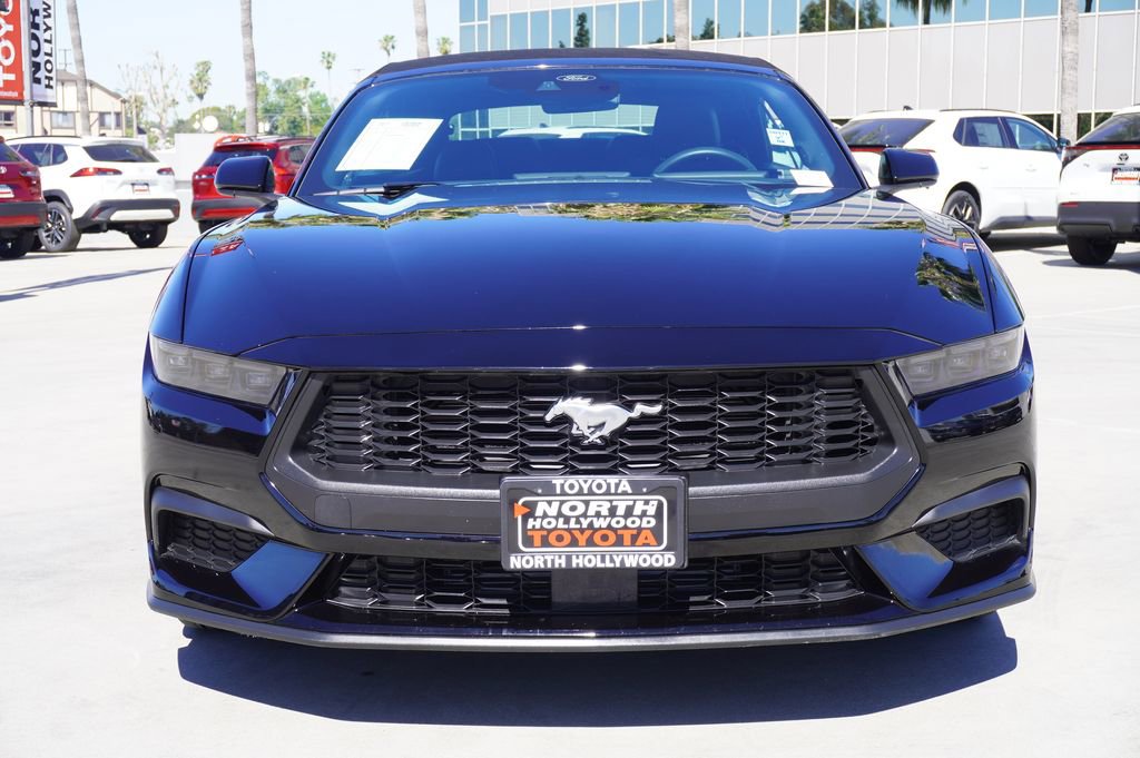 Used 2025 Ford Mustang EcoBoost image 4