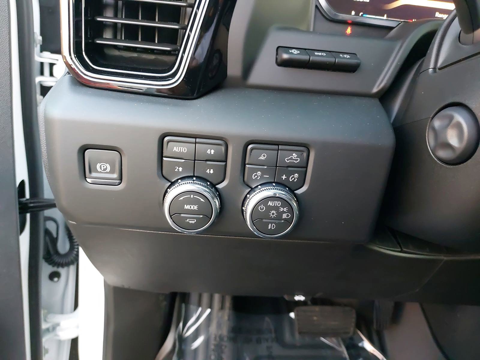 New 2026 GMC Sierra 1500 AT4 w/ Technology Package image 27