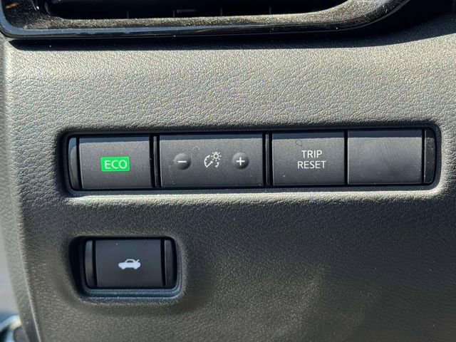 Used 2023 Nissan Sentra SR w/ Electronics Package FWD image 20