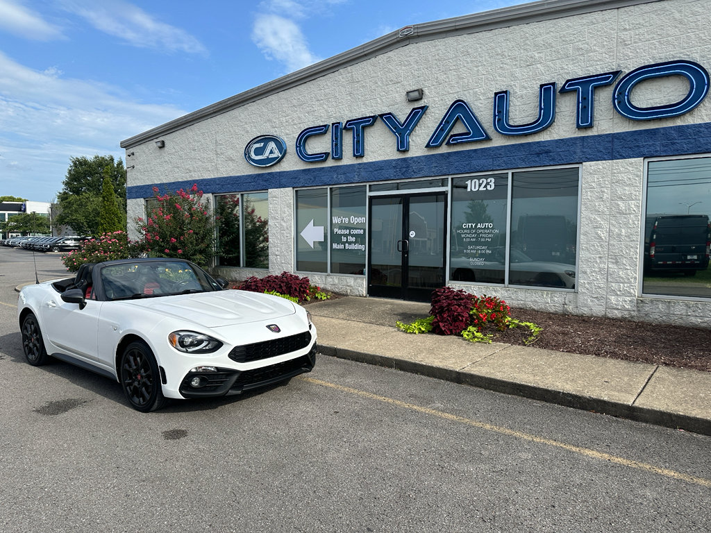 Used 2019 FIAT 124 Spider Abarth w/ Convenience Group RWD image 1