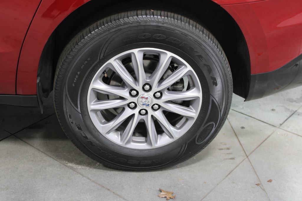 Used 2024 Buick Enclave Premium image 17