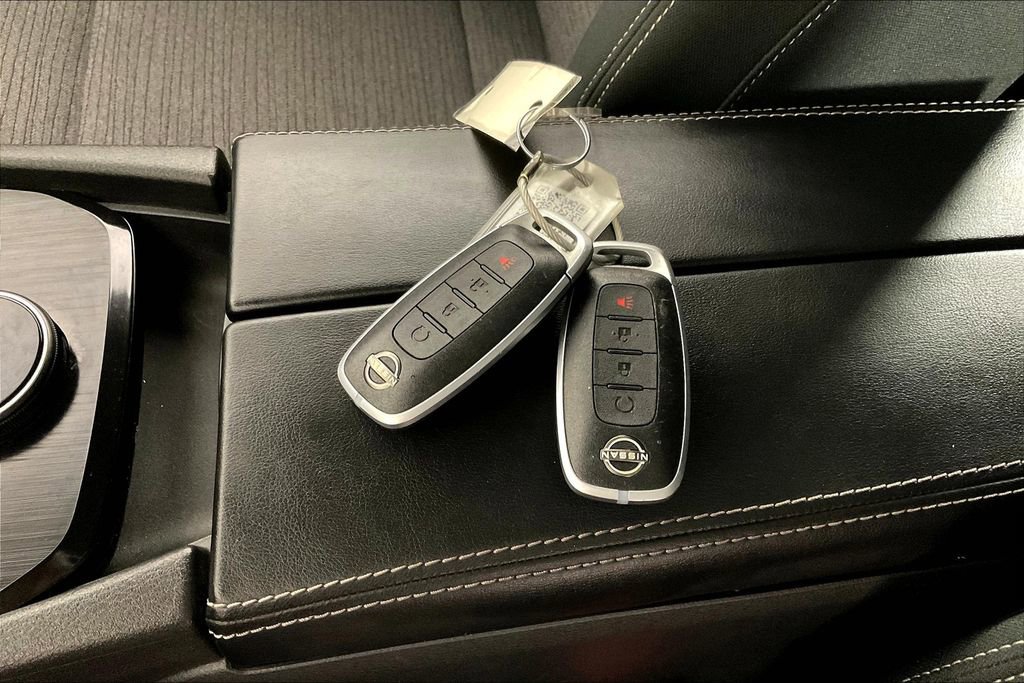 Certified 2023 Nissan Rogue SV image 13