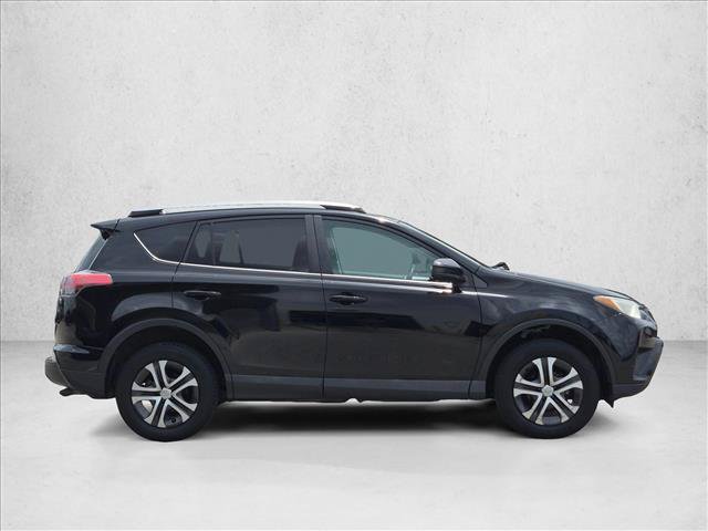 Used 2017 Toyota RAV4 LE FWD image 4