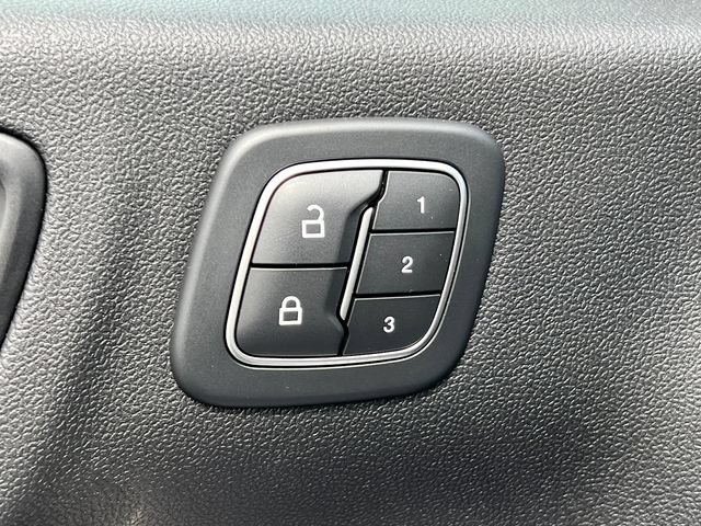 Certified 2022 Ford Escape Titanium FWD image 17