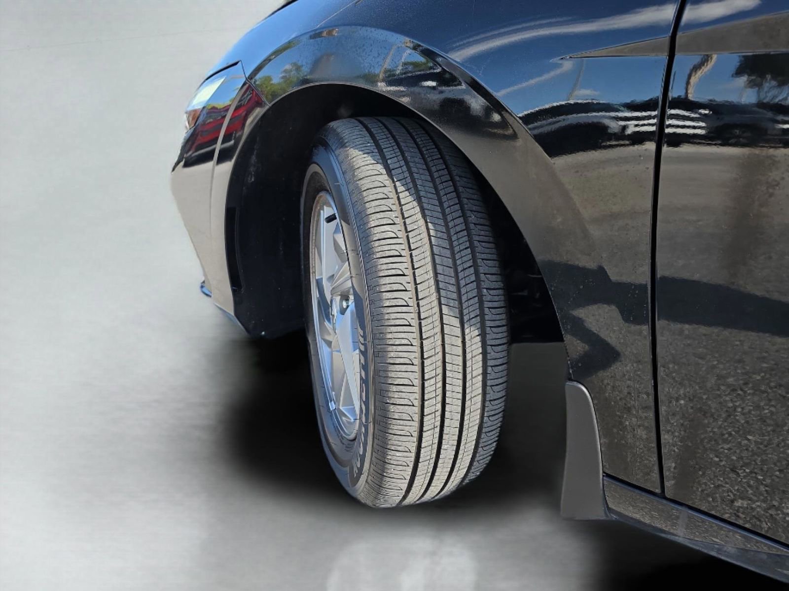 Used 2025 Hyundai Elantra SE image 36