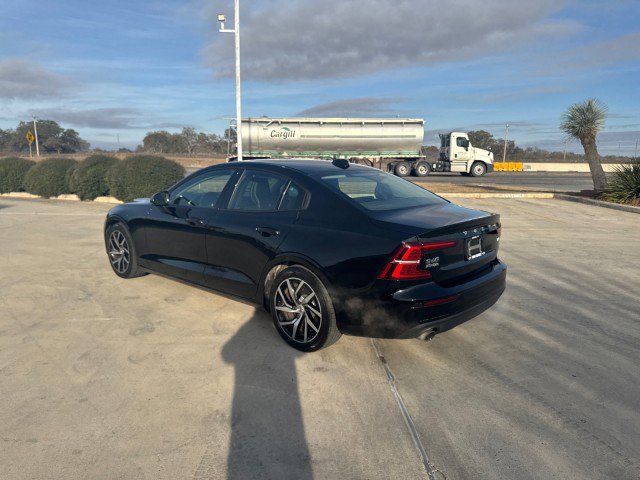 Used 2020 Volvo S60 T5 Momentum image 12