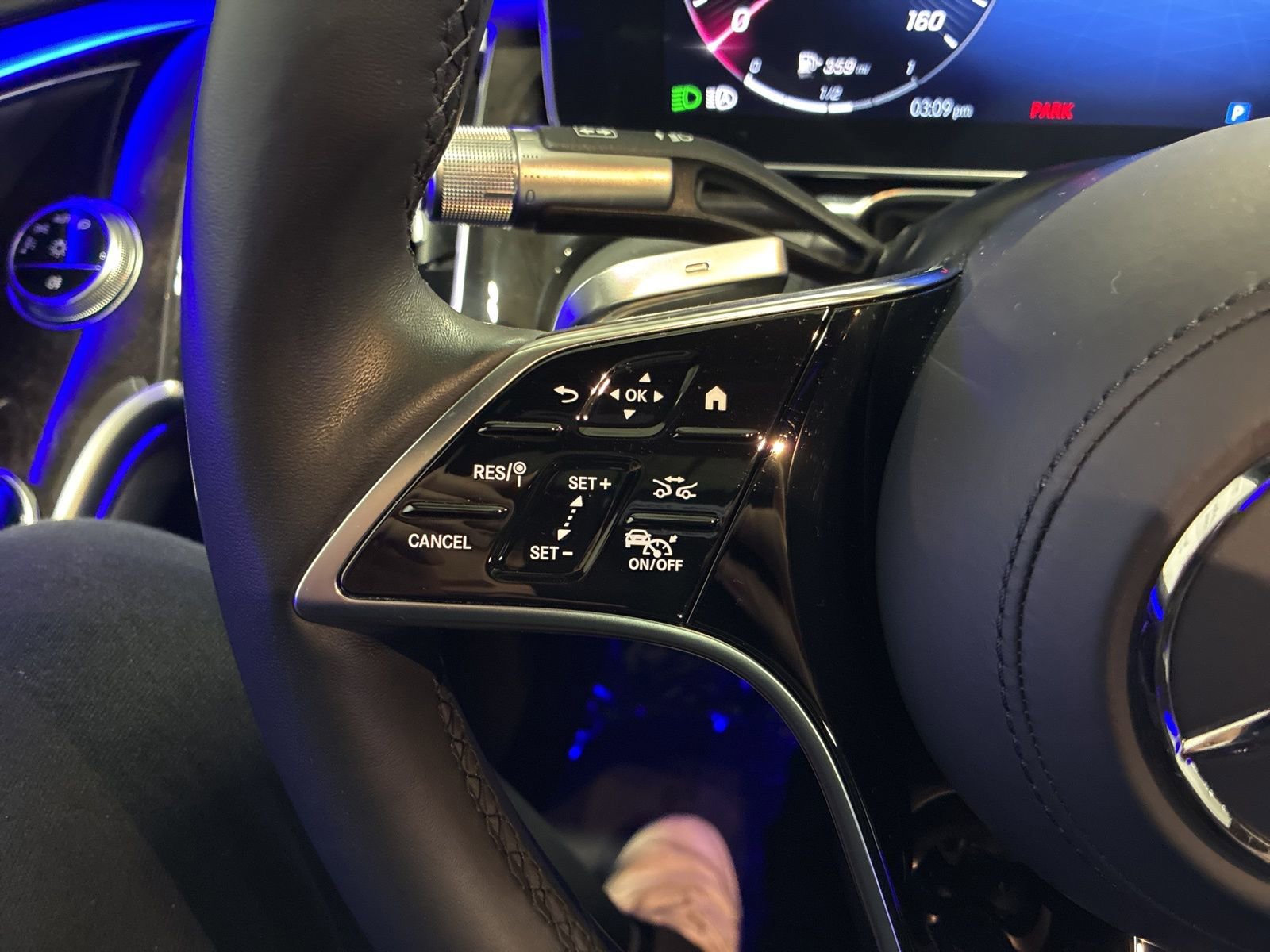 Used 2022 Mercedes-Benz S 500 4MATIC w/ AMG Line Package image 13