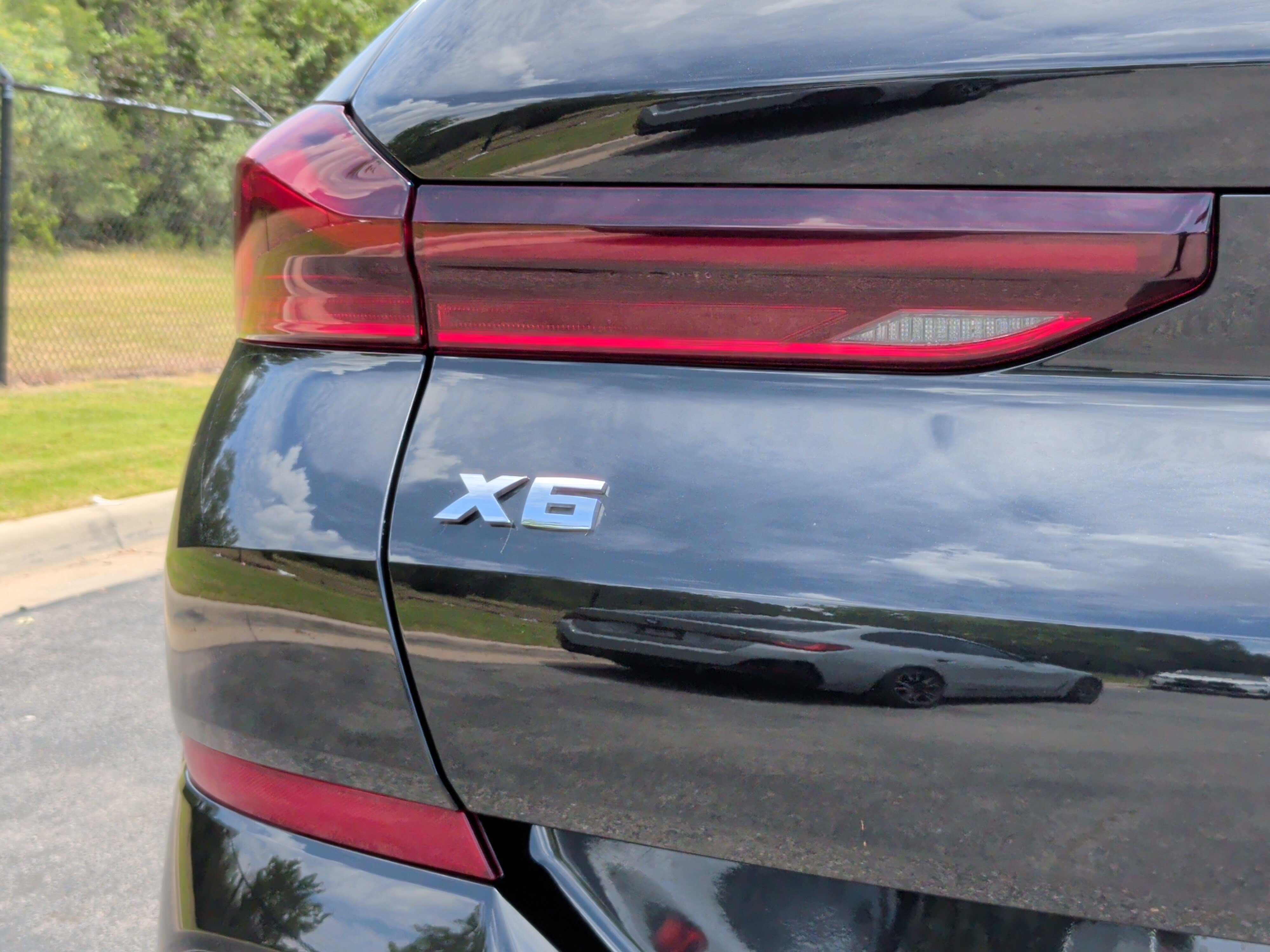 Used 2025 BMW X6 M60i AWD/4WD image 12