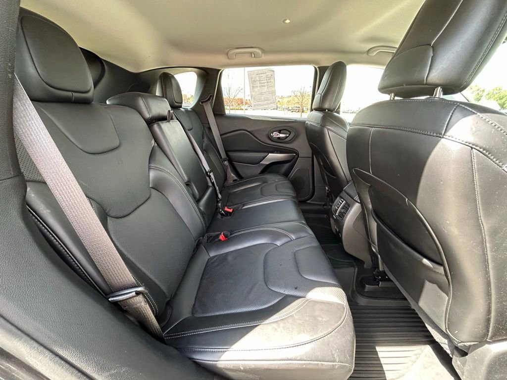 Used 2021 Jeep Cherokee Latitude Lux w/ Comfort/Convenience Group FWD image 29