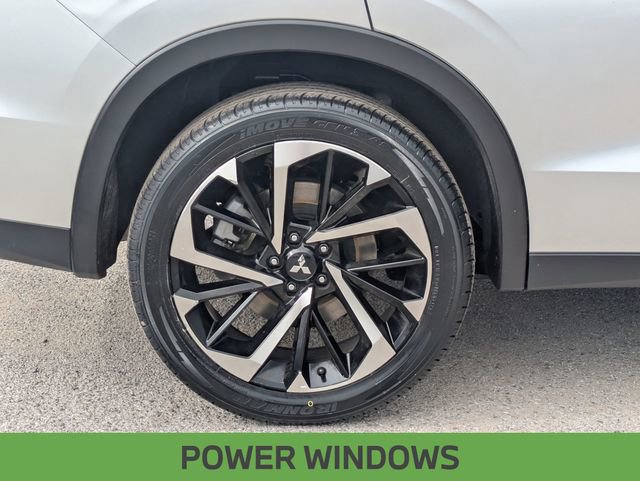 Used 2024 Mitsubishi Outlander SE FWD image 12